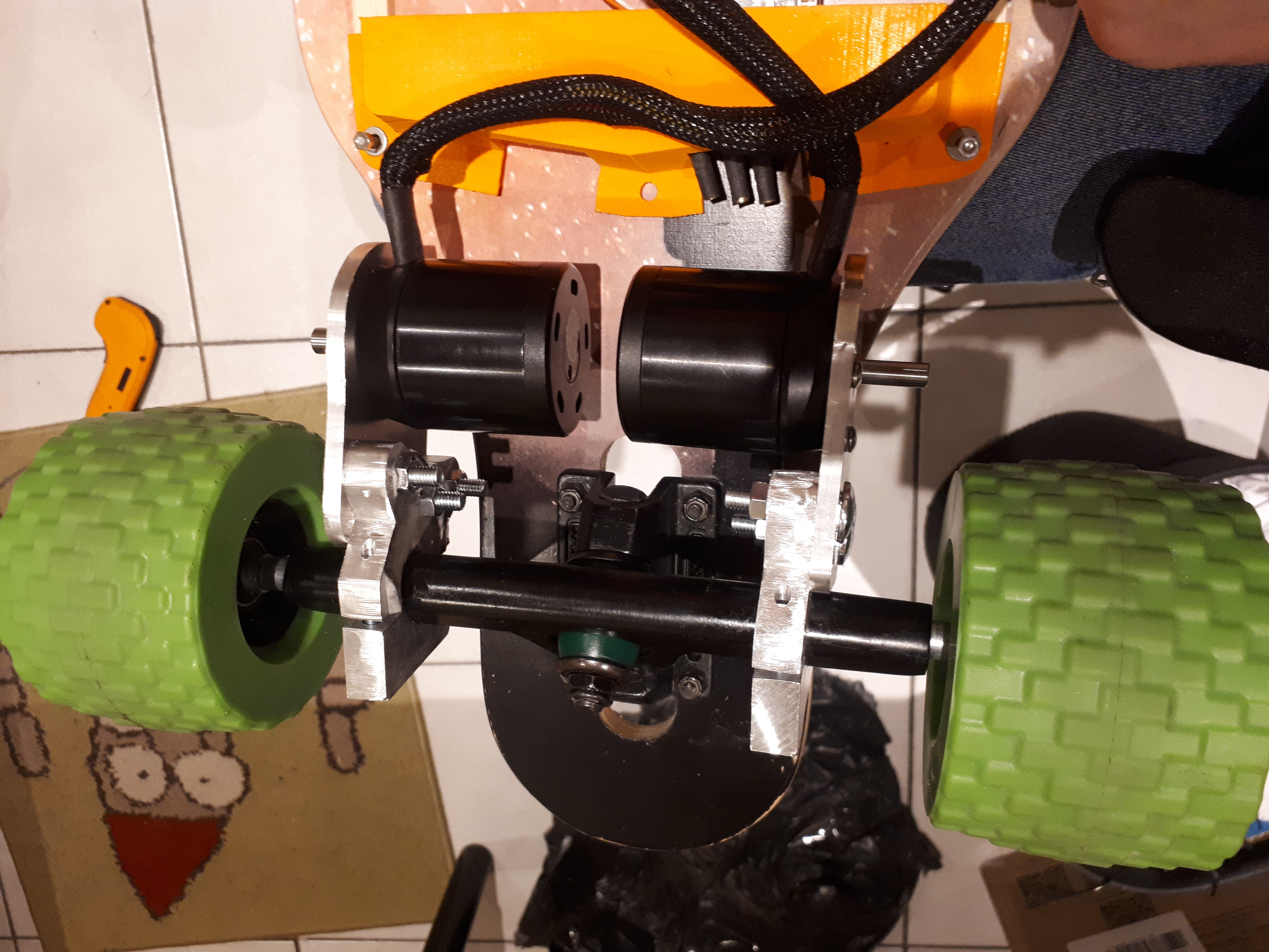 Both motors mounted using the created mounts