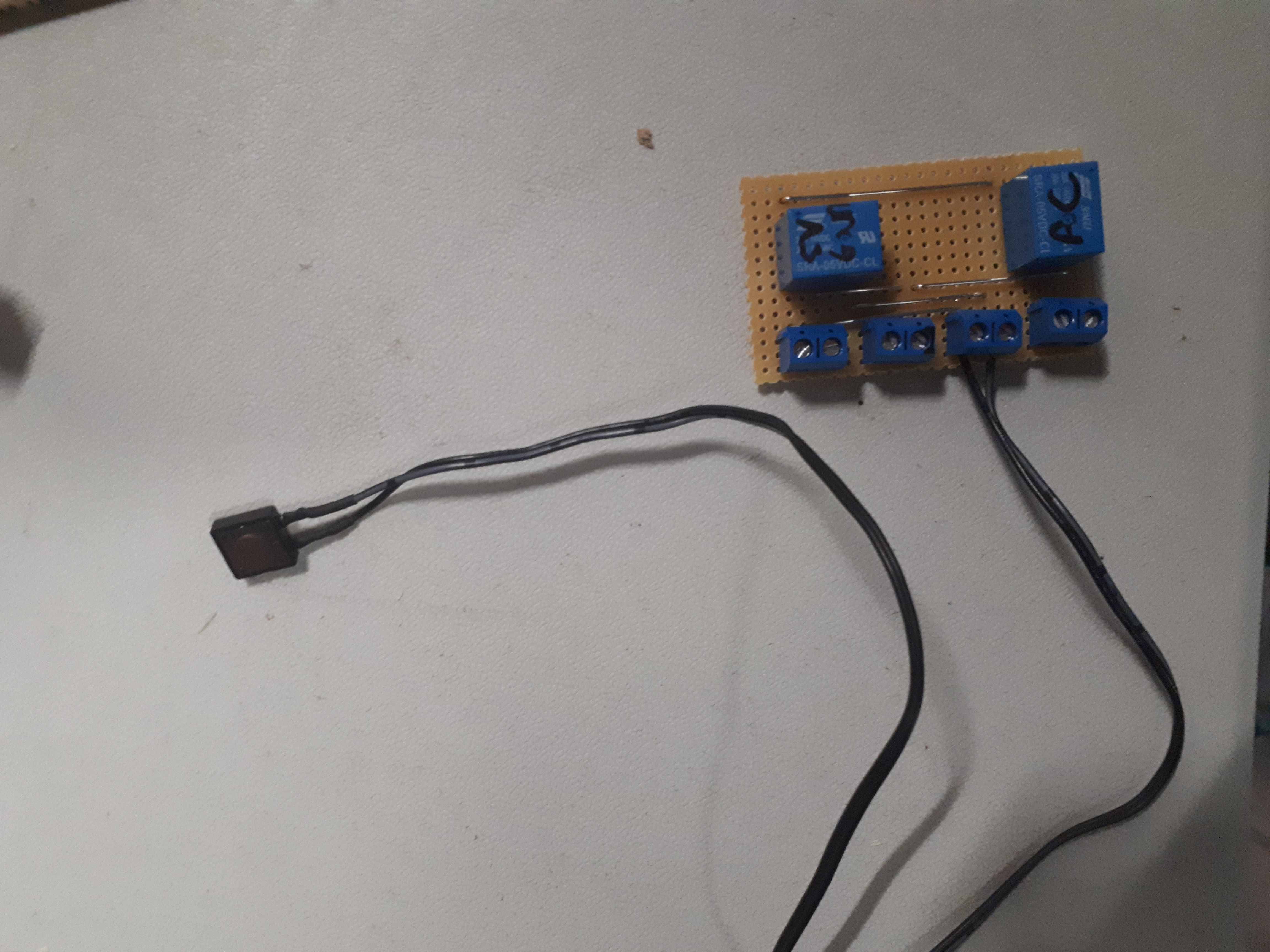 Relay board used to time the welding pulse